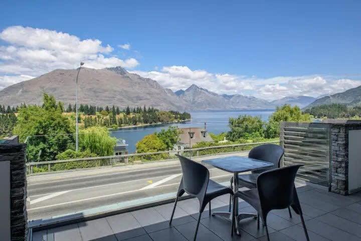 Luxury Lake View - 1 Bedroom Квінстаун Екстер'єр фото